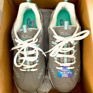 Skechers D’Lites air cooled memory foam sneakers